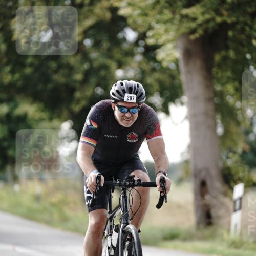 30.08.2026 - Elbe Triathlon Hamburg Michael Burmester http://msf.ph/oto/10069933 30.08.2026 09:50:28 Radfahren 297, 501, 735 meine-sportfotos.de