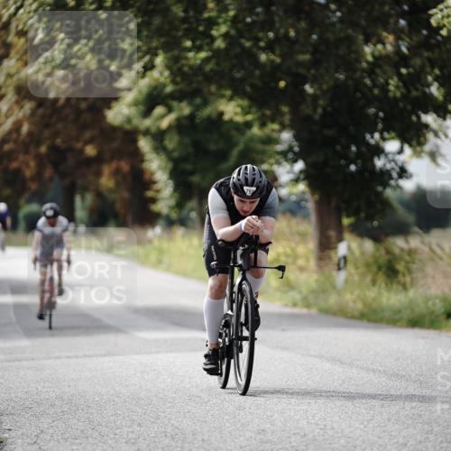 30.08.2026 - Elbe Triathlon Hamburg Michael Burmester http://msf.ph/oto/10070082 30.08.2026 09:52:01 Radfahren 434, 686, 690, 792 meine-sportfotos.de