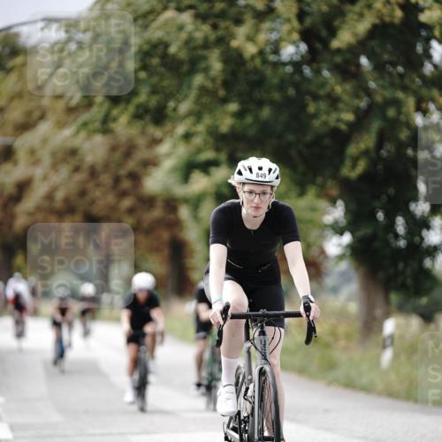 30.08.2026 - Elbe Triathlon Hamburg Michael Burmester http://msf.ph/oto/10070148 30.08.2026 09:52:31 Radfahren 389, 439, 500, 668, 714, 732, 811, 849, 889, 903 meine-sportfotos.de