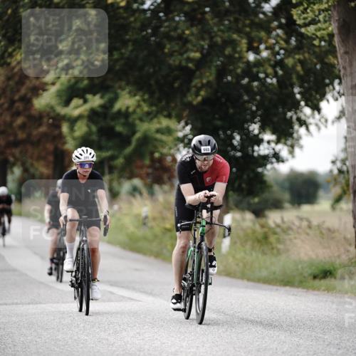 30.08.2026 - Elbe Triathlon Hamburg Michael Burmester http://msf.ph/oto/10070153 30.08.2026 09:52:32 Radfahren 389, 439, 500, 668, 714, 732, 811, 849, 889, 903 meine-sportfotos.de
