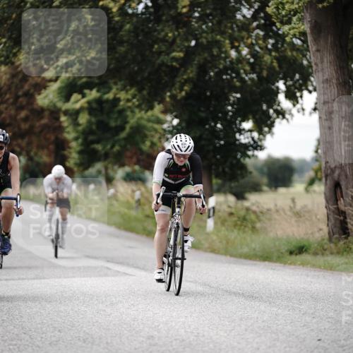 30.08.2026 - Elbe Triathlon Hamburg Michael Burmester http://msf.ph/oto/10070185 30.08.2026 09:52:43 Radfahren 386, 425, 428, 573, 739, 789, 834 meine-sportfotos.de