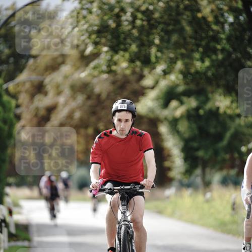 30.08.2026 - Elbe Triathlon Hamburg Michael Burmester http://msf.ph/oto/10070288 30.08.2026 09:53:43 Radfahren 575, 632, 833, 929, 965 meine-sportfotos.de