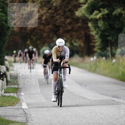 30.08.2026 - Elbe Triathlon Hamburg Michael Burmester http://msf.ph/oto/10070416 30.08.2026 09:55:15 Radfahren 457, 927, 933, 967 meine-sportfotos.de