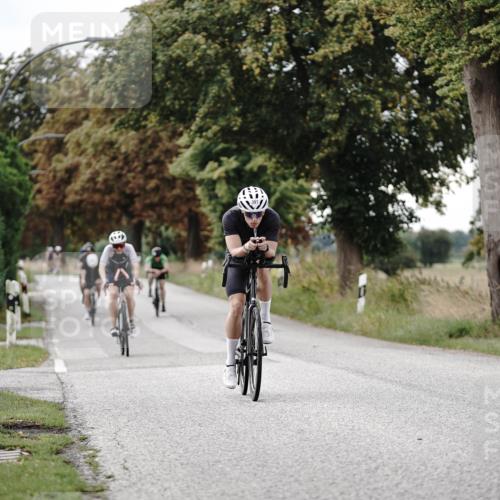 30.08.2026 - Elbe Triathlon Hamburg Michael Burmester http://msf.ph/oto/10070493 30.08.2026 09:55:52 Radfahren 352, 397, 410, 437, 576, 820, 843, 872 meine-sportfotos.de