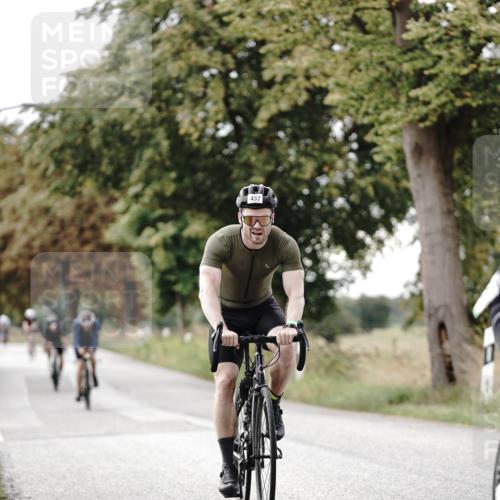 30.08.2026 - Elbe Triathlon Hamburg Michael Burmester http://msf.ph/oto/10070502 30.08.2026 09:55:57 Radfahren 399, 410, 437, 576, 581, 756, 788, 872 meine-sportfotos.de