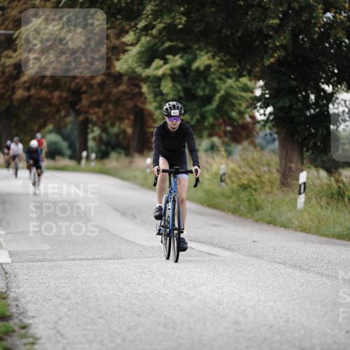 30.08.2026 - Elbe Triathlon Hamburg Michael Burmester http://msf.ph/oto/10070567 30.08.2026 09:56:36 Radfahren 421, 803, 853 meine-sportfotos.de