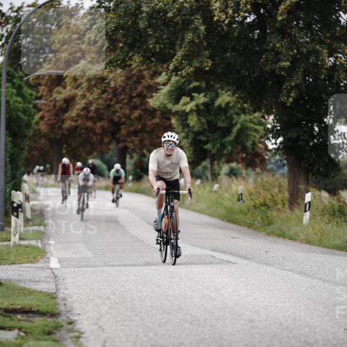 30.08.2026 - Elbe Triathlon Hamburg Michael Burmester http://msf.ph/oto/10070613 30.08.2026 09:56:59 Radfahren 604, 612, 741, 962 meine-sportfotos.de