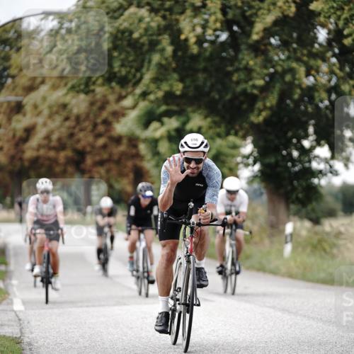 30.08.2026 - Elbe Triathlon Hamburg Michael Burmester http://msf.ph/oto/10070654 30.08.2026 09:57:23 Radfahren 261, 641, 658, 678, 698, 747, 810, 887, 1896 meine-sportfotos.de