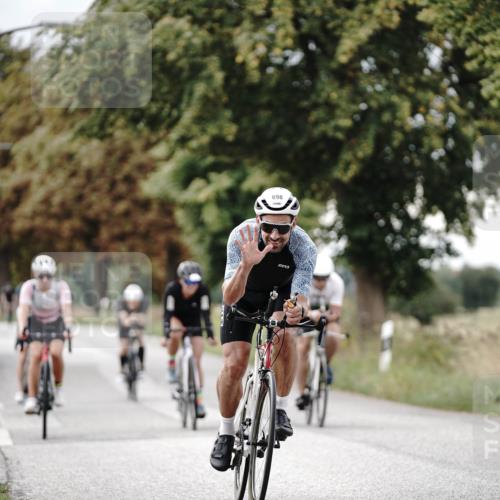 30.08.2026 - Elbe Triathlon Hamburg Michael Burmester http://msf.ph/oto/10070656 30.08.2026 09:57:23 Radfahren 261, 641, 658, 678, 698, 747, 810, 887, 1896 meine-sportfotos.de