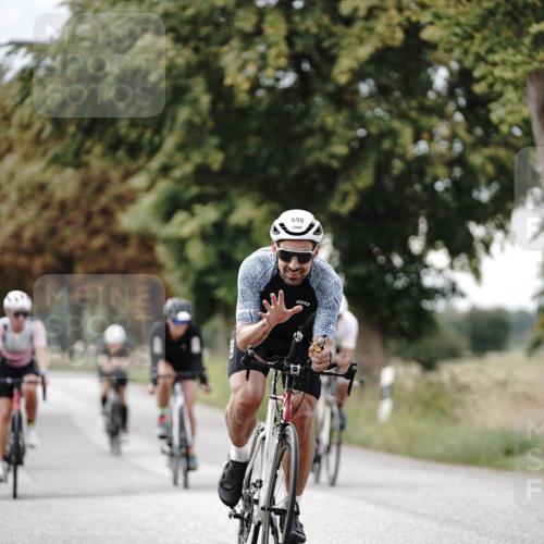 30.08.2026 - Elbe Triathlon Hamburg Michael Burmester http://msf.ph/oto/10070658 30.08.2026 09:57:23 Radfahren 261, 641, 658, 678, 698, 747, 810, 887, 1896 meine-sportfotos.de