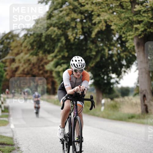 30.08.2026 - Elbe Triathlon Hamburg Michael Burmester http://msf.ph/oto/10070663 30.08.2026 09:57:26 Radfahren 261, 658, 698, 747, 810, 887, 1896 meine-sportfotos.de