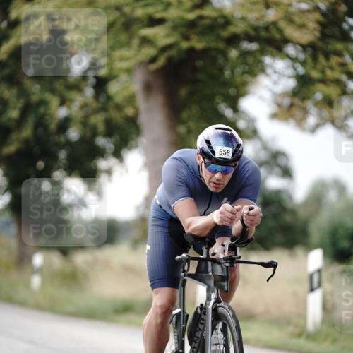 30.08.2026 - Elbe Triathlon Hamburg Michael Burmester http://msf.ph/oto/10070671 30.08.2026 09:57:29 Radfahren 413, 658, 768, 1896 meine-sportfotos.de