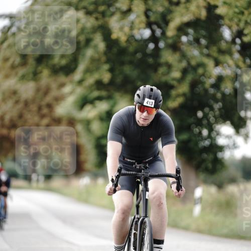 30.08.2026 - Elbe Triathlon Hamburg Michael Burmester http://msf.ph/oto/10070680 30.08.2026 09:57:35 Radfahren 413, 737, 768, 976 meine-sportfotos.de
