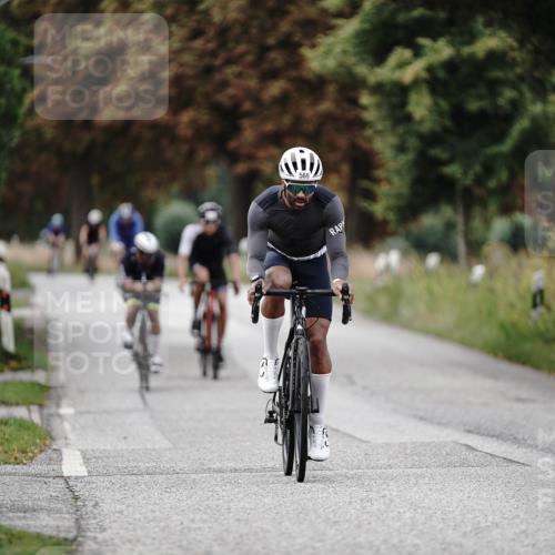 30.08.2026 - Elbe Triathlon Hamburg Michael Burmester http://msf.ph/oto/10070695 30.08.2026 09:57:46 Radfahren 505, 569, 619, 734 meine-sportfotos.de