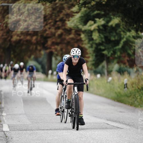 30.08.2026 - Elbe Triathlon Hamburg Michael Burmester http://msf.ph/oto/10070714 30.08.2026 09:57:56 Radfahren 446, 611, 880, 938 meine-sportfotos.de