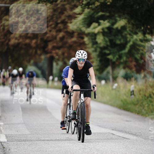 30.08.2026 - Elbe Triathlon Hamburg Michael Burmester http://msf.ph/oto/10070716 30.08.2026 09:57:56 Radfahren 446, 611, 880, 938 meine-sportfotos.de
