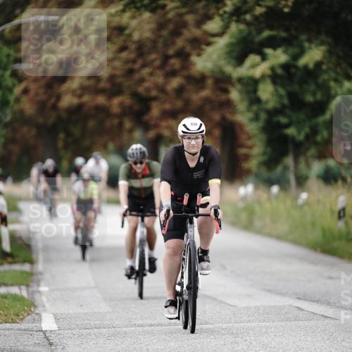 30.08.2026 - Elbe Triathlon Hamburg Michael Burmester http://msf.ph/oto/10070726 30.08.2026 09:58:04 Radfahren 403, 423, 611, 838, 880, 944 meine-sportfotos.de
