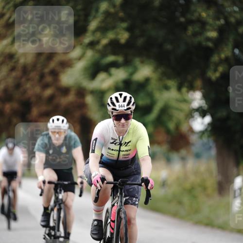 30.08.2026 - Elbe Triathlon Hamburg Michael Burmester http://msf.ph/oto/10070737 30.08.2026 09:58:08 Radfahren 403, 423, 590, 785, 897, 944 meine-sportfotos.de