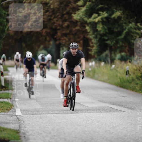 30.08.2026 - Elbe Triathlon Hamburg Michael Burmester http://msf.ph/oto/10070780 30.08.2026 09:58:30 Radfahren 506, 508, 607, 656, 779, 881, 891 meine-sportfotos.de