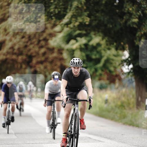 30.08.2026 - Elbe Triathlon Hamburg Michael Burmester http://msf.ph/oto/10070782 30.08.2026 09:58:31 Radfahren 417, 503, 506, 508, 607, 656, 779, 881 meine-sportfotos.de