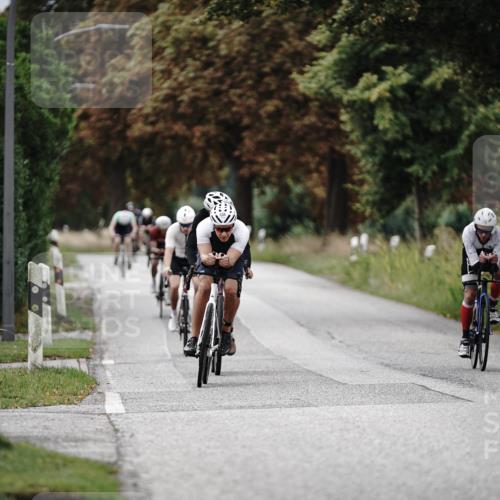 30.08.2026 - Elbe Triathlon Hamburg Michael Burmester http://msf.ph/oto/10070791 30.08.2026 09:58:36 Radfahren 417, 503, 506, 508, 513, 526, 656, 779, 950 meine-sportfotos.de