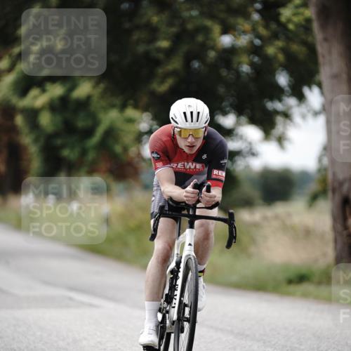 30.08.2026 - Elbe Triathlon Hamburg Michael Burmester http://msf.ph/oto/10070804 30.08.2026 09:58:40 Radfahren 417, 464, 503, 513, 526, 656, 746, 779, 950 meine-sportfotos.de