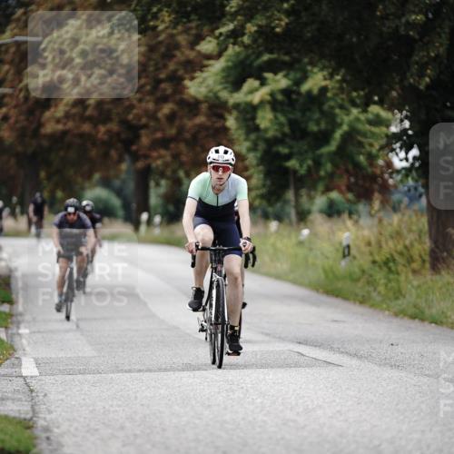30.08.2026 - Elbe Triathlon Hamburg Michael Burmester http://msf.ph/oto/10070809 30.08.2026 09:58:42 Radfahren 464, 513, 526, 746, 950 meine-sportfotos.de
