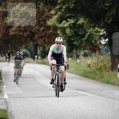 30.08.2026 - Elbe Triathlon Hamburg Michael Burmester http://msf.ph/oto/10070810 30.08.2026 09:58:42 Radfahren 464, 513, 526, 746, 950 meine-sportfotos.de
