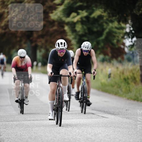 30.08.2026 - Elbe Triathlon Hamburg Michael Burmester http://msf.ph/oto/10070832 30.08.2026 09:58:55 Radfahren 409, 540, 664, 752, 799, 919, 954 meine-sportfotos.de