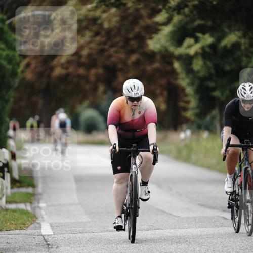 30.08.2026 - Elbe Triathlon Hamburg Michael Burmester http://msf.ph/oto/10070834 30.08.2026 09:58:56 Radfahren 409, 540, 664, 691, 752, 799, 919, 954 meine-sportfotos.de