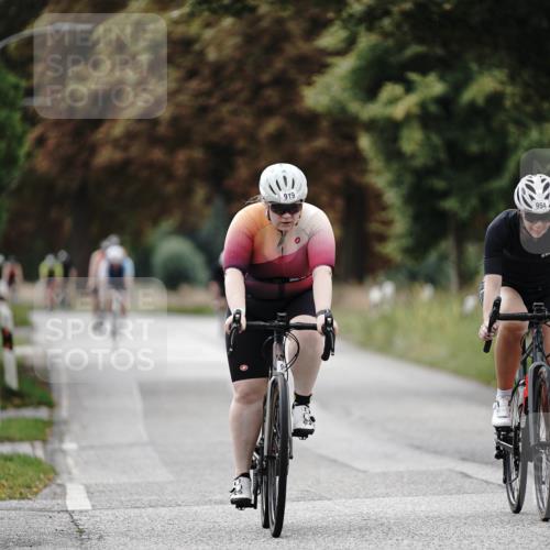 30.08.2026 - Elbe Triathlon Hamburg Michael Burmester http://msf.ph/oto/10070836 30.08.2026 09:58:56 Radfahren 409, 540, 664, 691, 752, 799, 919, 954 meine-sportfotos.de