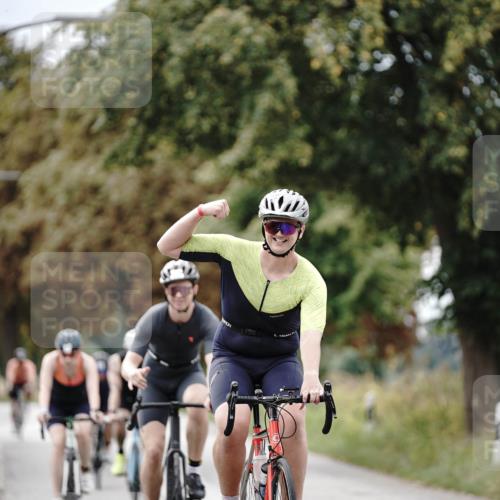30.08.2026 - Elbe Triathlon Hamburg Michael Burmester http://msf.ph/oto/10070869 30.08.2026 09:59:08 Radfahren 299, 472, 491, 495, 579, 580, 647, 718, 802 meine-sportfotos.de