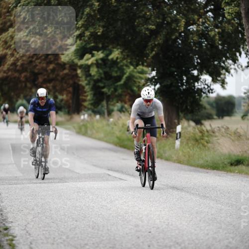 30.08.2026 - Elbe Triathlon Hamburg Michael Burmester http://msf.ph/oto/10070910 30.08.2026 09:59:25 Radfahren 667, 750, 780, 918 meine-sportfotos.de