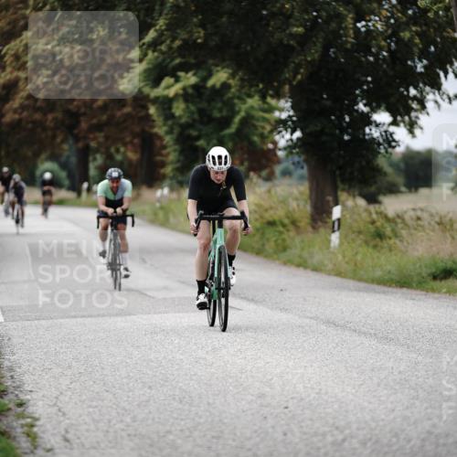 30.08.2026 - Elbe Triathlon Hamburg Michael Burmester http://msf.ph/oto/10070921 30.08.2026 09:59:34 Radfahren 331, 624, 655, 780, 863 meine-sportfotos.de