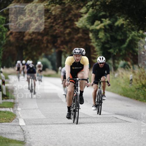 30.08.2026 - Elbe Triathlon Hamburg Michael Burmester http://msf.ph/oto/10070945 30.08.2026 09:59:51 Radfahren 248, 430, 532, 547, 596, 769, 947 meine-sportfotos.de