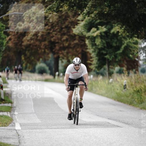 30.08.2026 - Elbe Triathlon Hamburg Michael Burmester http://msf.ph/oto/10070976 30.08.2026 10:00:18 Radfahren 489 meine-sportfotos.de