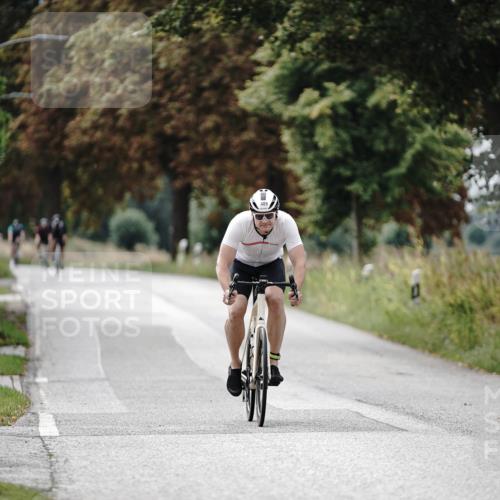 30.08.2026 - Elbe Triathlon Hamburg Michael Burmester http://msf.ph/oto/10070977 30.08.2026 10:00:19 Radfahren 489 meine-sportfotos.de