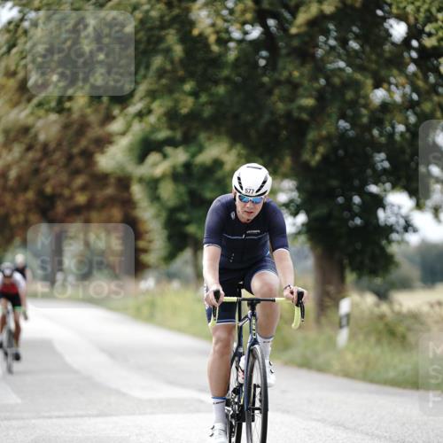 30.08.2026 - Elbe Triathlon Hamburg Michael Burmester http://msf.ph/oto/10071007 30.08.2026 10:00:41 Radfahren 577, 724, 751, 866 meine-sportfotos.de