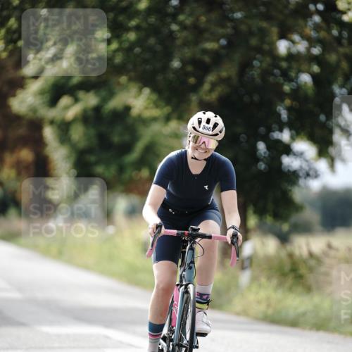 30.08.2026 - Elbe Triathlon Hamburg Michael Burmester http://msf.ph/oto/10071023 30.08.2026 10:00:48 Radfahren 558, 866, 869 meine-sportfotos.de