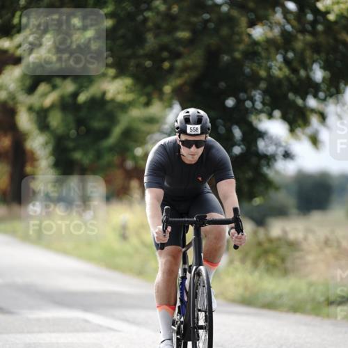 30.08.2026 - Elbe Triathlon Hamburg Michael Burmester http://msf.ph/oto/10071029 30.08.2026 10:00:52 Radfahren 558, 869 meine-sportfotos.de