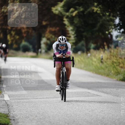 30.08.2026 - Elbe Triathlon Hamburg Michael Burmester http://msf.ph/oto/10071033 30.08.2026 10:00:53 Radfahren 558, 826, 869 meine-sportfotos.de