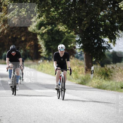 30.08.2026 - Elbe Triathlon Hamburg Michael Burmester http://msf.ph/oto/10071074 30.08.2026 10:01:22 Radfahren 264, 520, 556, 864 meine-sportfotos.de