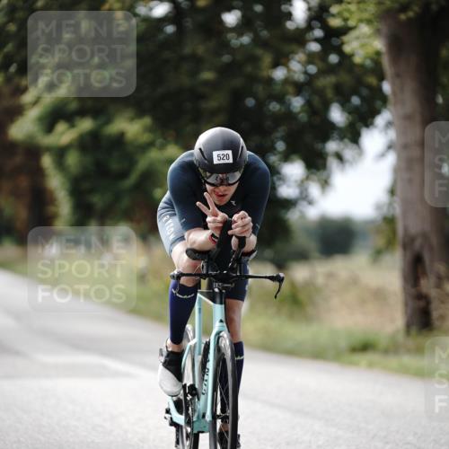 30.08.2026 - Elbe Triathlon Hamburg Michael Burmester http://msf.ph/oto/10071086 30.08.2026 10:01:25 Radfahren 264, 520, 556, 864 meine-sportfotos.de