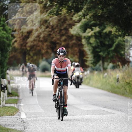 30.08.2026 - Elbe Triathlon Hamburg Michael Burmester http://msf.ph/oto/10071107 30.08.2026 10:01:39 Radfahren 566, 620, 782, 975 meine-sportfotos.de