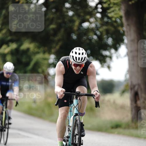 30.08.2026 - Elbe Triathlon Hamburg Michael Burmester http://msf.ph/oto/10071157 30.08.2026 10:02:06 Radfahren 438, 552, 622, 640, 702, 704, 915, 940 meine-sportfotos.de