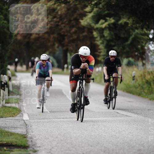 30.08.2026 - Elbe Triathlon Hamburg Michael Burmester http://msf.ph/oto/10071168 30.08.2026 10:02:11 Radfahren 414, 552, 622, 702, 915 meine-sportfotos.de