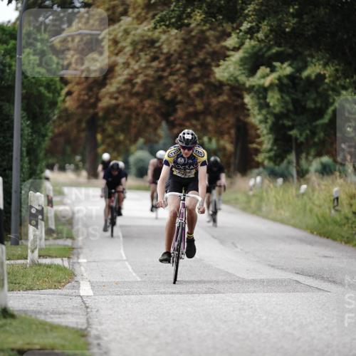 30.08.2026 - Elbe Triathlon Hamburg Michael Burmester http://msf.ph/oto/10071178 30.08.2026 10:02:15 Radfahren 414, 459, 552, 568, 725, 882, 915 meine-sportfotos.de