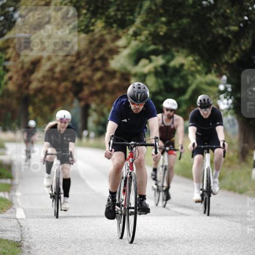 30.08.2026 - Elbe Triathlon Hamburg Michael Burmester http://msf.ph/oto/10071189 30.08.2026 10:02:19 Radfahren 414, 459, 568, 725, 879, 882 meine-sportfotos.de
