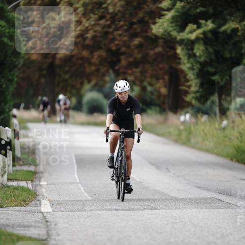 30.08.2026 - Elbe Triathlon Hamburg Michael Burmester http://msf.ph/oto/10071196 30.08.2026 10:02:23 Radfahren 568, 725, 879, 882 meine-sportfotos.de