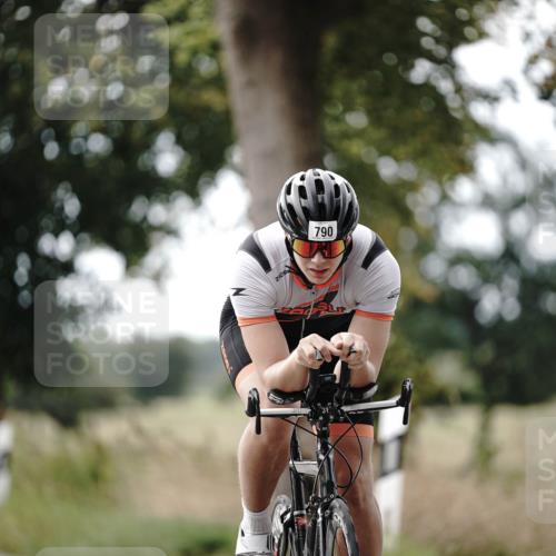 30.08.2026 - Elbe Triathlon Hamburg Michael Burmester http://msf.ph/oto/10071201 30.08.2026 10:02:33 Radfahren 519, 564, 635, 790, 893 meine-sportfotos.de